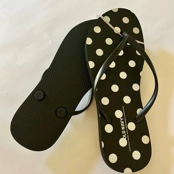Old Navy Black Flip Flops with White Polka Dots-New Without tags - Picture 2 of 4